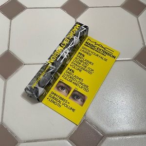 MAC Magic extension mascara full size